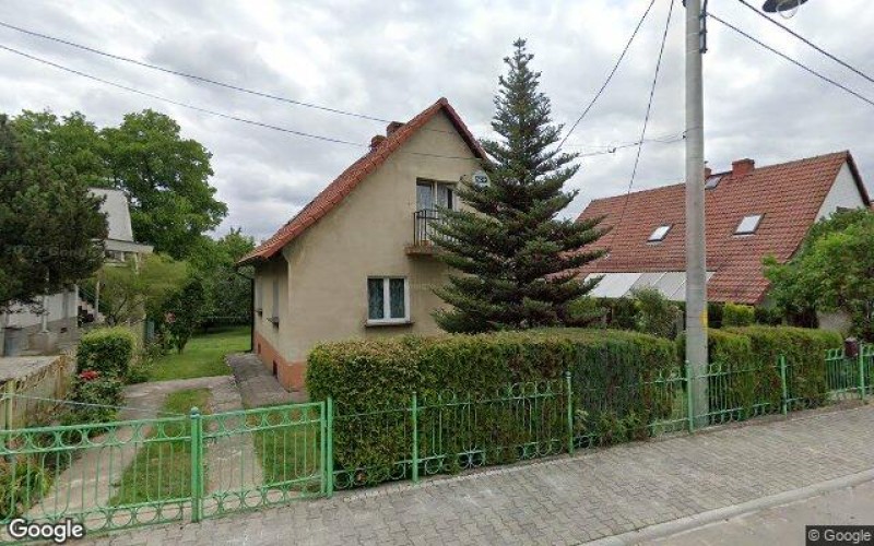 Dom w miejscowości Szczawno-Zdrój, Wita Stwosza 18 (dolnośląskie). Działka numer: 102. Domy. Wita Stwosza 18, 58-310, Szczawno-Zdrój, (woj. dolnośląskie)
