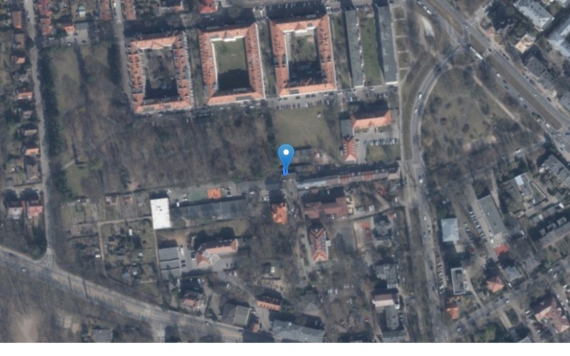 Miejsce postojowe w miejscowości Szczecin, Pogodno 147 (zachodniopomorskie). Garaże i miejsca postojowe. Pogodno 147, 70-392, Szczecin, (woj. zachodniopomorskie)