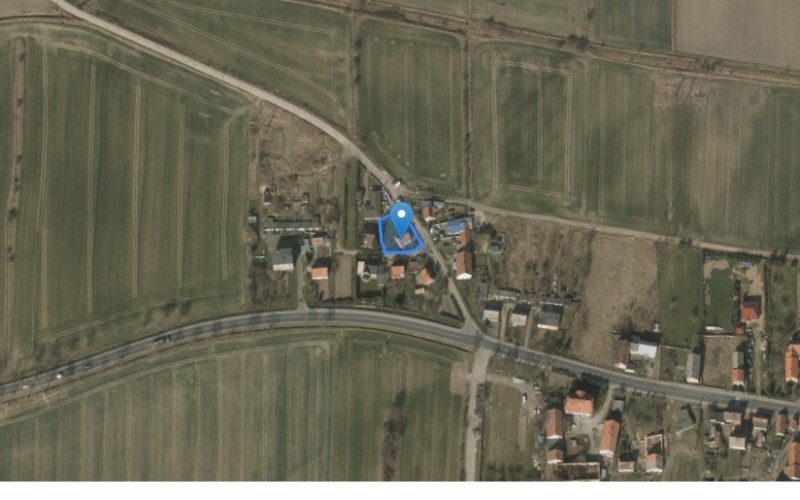 Dom w miejscowości Jaroszów, Jaroszów 75 (dolnośląskie). Działka numer: 84/7. Domy. Jaroszów 75, 58-120, Jaroszów, (woj. dolnośląskie)