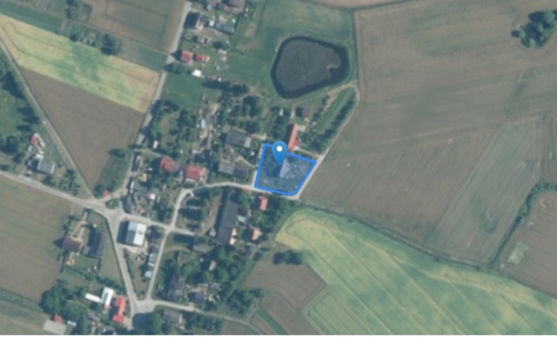 Dom w miejscowości Dębołęka, Dębołęka 63 (zachodniopomorskie). Działka numer: 171/1. Domy. Dębołęka 63, 78-607, Dębołęka, (woj. zachodniopomorskie)