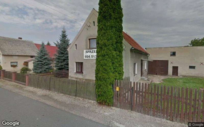 Dom w miejscowości Gębice, Gębice 49 (dolnośląskie). Działki numer: 177/1, 178/3. Domy. Gębice 49, 57-100, Gębice, (woj. dolnośląskie)