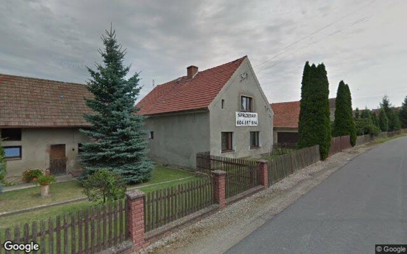 Dom w miejscowości Gębice, Gębice 49 (dolnośląskie). Działki numer: 177/1, 178/3. Domy. Gębice 49, 57-100, Gębice, (woj. dolnośląskie)