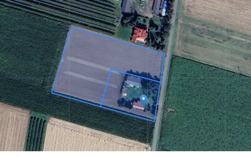 Dom w miejscowości Topola Szlachecka, Topola Szlachecka 55 (łódzkie). Działki numer: 97/3, 97/4. Domy. Topola Szlachecka 55, 99-100, Topola Szlachecka, (woj. łódzkie)