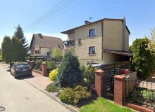 Dom w miejscowości Kobierzyce, Świętojańska 3 (dolnośląskie). Działka numer: 542. Domy. Świętojańska 3, 55-040, Kobierzyce, (woj. dolnośląskie)