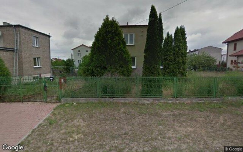 Dom w miejscowości Ostrowiec Świętokrzyski, Marii Konopnickiej 82 (świętokrzyskie). Działka numer: 61. Domy. Marii Konopnickiej 82, 27-400, Ostrowiec Świętokrzyski, (woj. świętokrzyskie)