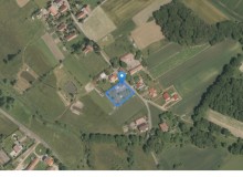 Dom w miejscowości Dłużyna Dolna, Dłużyna Dolna 81 (dolnośląskie). Działki numer: 504, 397. Domy. Dłużyna Dolna 81, 59-930, Pieńsk, (woj. dolnośląskie)