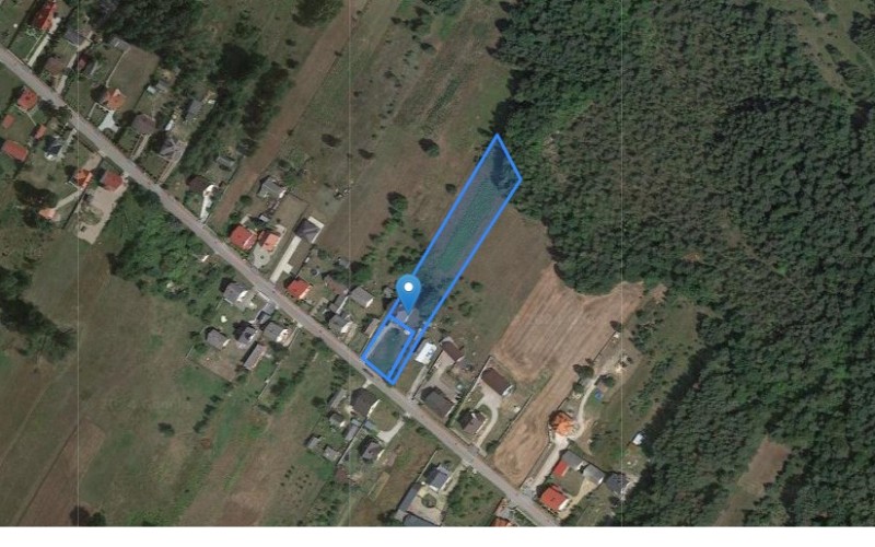 Dom w miejscowości Miedzianka, Miedzianka 53A (świętokrzyskie). Działki numer: 53/1, 53/2. Domy. Miedzianka 53A, 26-060, Chęciny, (woj. świętokrzyskie)