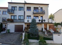 Dom w miejscowości Rzeszów, Daliowa 9 (podkarpackie). Działki numer: 1602/3, 1603. Domy. Daliowa 9, 35-605, Rzeszów, (woj. podkarpackie)