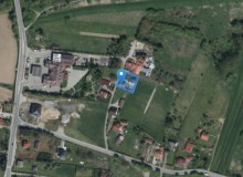 Dom w miejscowości Bochnia, Hutnicza 13 (małopolskie). Działka numer: 243/2. Domy. Hutnicza 13, 32-700, Bochnia, (woj. małopolskie)