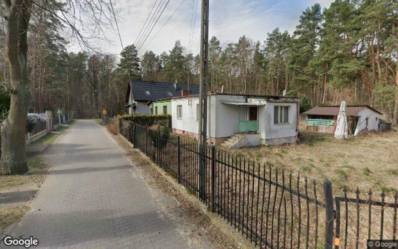 Dom w miejscowości Zegrze Południowe, Myśliwska 7 (mazowieckie). Działka numer: 28/31. Domy. Myśliwska 7, 05-130, Zegrze Południowe, (woj. mazowieckie)