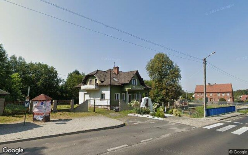 Dom w miejscowości Biedrzychowice, Biedrzychowice 81A (dolnośląskie). Działki numer: 524/4, 523/1. Domy. Biedrzychowice 81A, 59-830, Biedrzychowice, (woj. dolnośląskie)