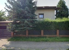 Dom w miejscowości Częstochowa, Wojciecha Kossaka 21 (śląskie). Działki numer: 70/1, 70/2. Domy. Wojciecha Kossaka 21, 42-202, Częstochowa, (woj. śląskie)