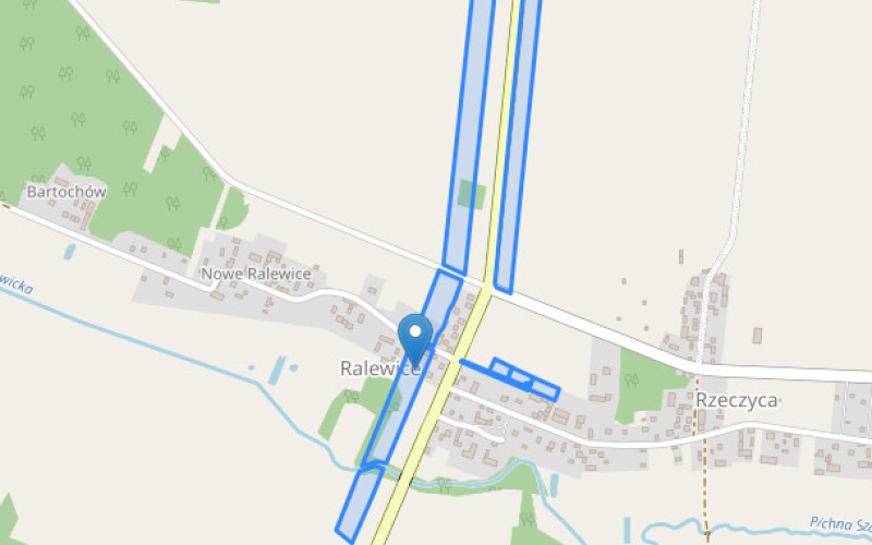 Dom w miejscowości Ralewice, Ralewice (łódzkie). Działki numer: 32/2, 165, 385/2, 399/2, 399/3, 399/4, 399/9, 600, 601, 163/2. Domy. Ralewice, 99-232, Ralewice, (woj. łódzkie)