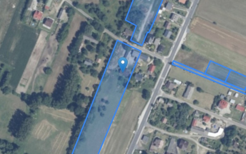 Dom w miejscowości Ralewice, Ralewice (łódzkie). Działki numer: 32/2, 165, 385/2, 399/2, 399/3, 399/4, 399/9, 600, 601, 163/2. Domy. Ralewice, 99-232, Ralewice, (woj. łódzkie)