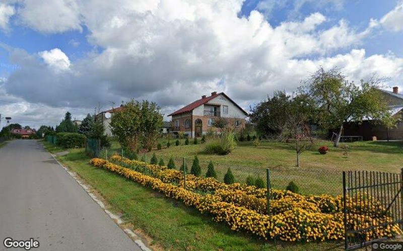 Dom w miejscowości Krowica Sama, Krowica Sama 71 (podkarpackie). Działki numer: 666, 667. Domy. Krowica Sama 71, 37-625, Krowica Sama, (woj. podkarpackie)