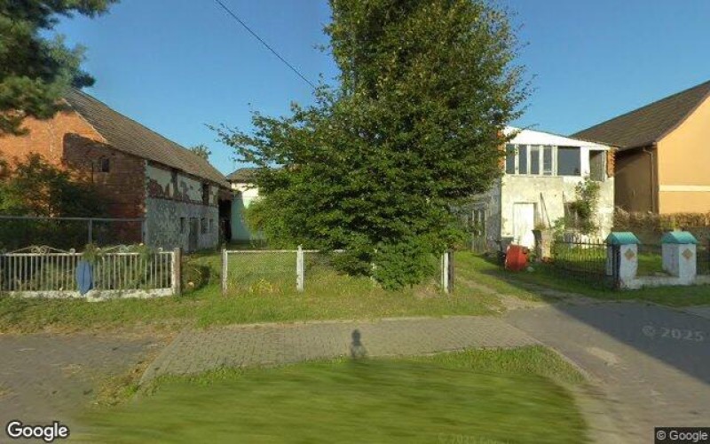 Dom w miejscowości Sieciemin, Sieciemin 27 (zachodniopomorskie). Działka numer: 124. Domy. Sieciemin 27, 76-004, Sieciemin, (woj. zachodniopomorskie)