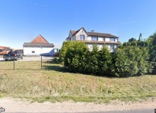 Dom w miejscowości Popowo, Popowo 3 (zachodniopomorskie). Działki numer: 133/1, 133/2. Popowo 3, 76-037, Popowo, (woj. zachodniopomorskie)