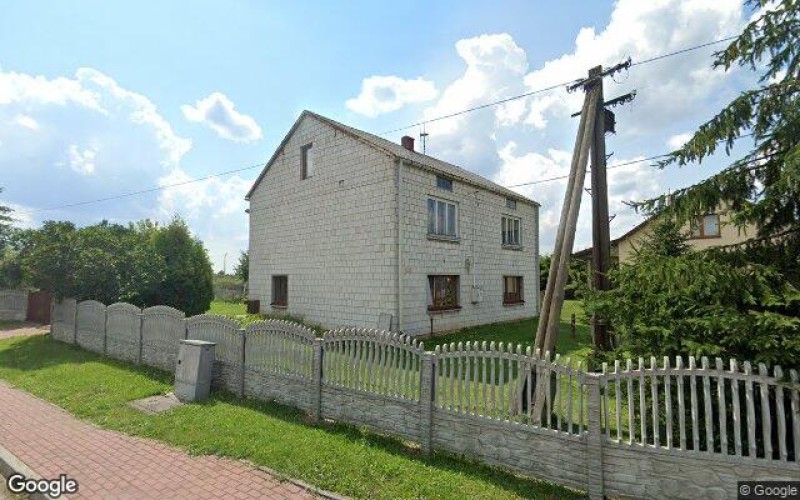 Dom w miejscowości Gowarczów, Aleja Wyzwolenia 36 (świętokrzyskie). Działka numer: 1115. Domy. Aleja Wyzwolenia 36, 26-225, Gowarczów, (woj. świętokrzyskie)