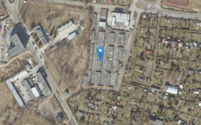 Miejsce postojowe w miejscowości Ostrów Wielkopolski, Komuny Paryskiej (wielkopolskie). Garaże i miejsca postojowe. Komuny Paryskiej, 63-400, Ostrów Wielkopolski, (woj. wielkopolskie)