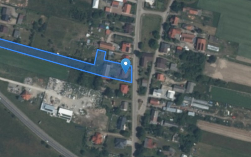 Dom w miejscowości Kisiny, Kisiny 12 (warmińsko-mazurskie). Działka numer: 724. Domy. Kisiny 12, 13-200, Kisiny, (woj. warmińsko-mazurskie)