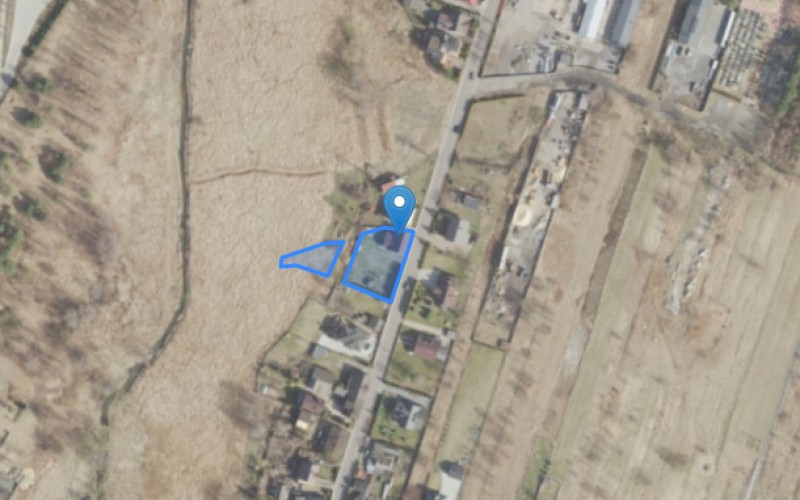 Dom w miejscowości Myszków, Ludwika Waryńskiego 60 (śląskie). Działki numer: 741/2, 717. Domy. Ludwika Waryńskiego 60, 42-300, Myszków, (woj. śląskie)